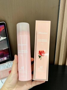 2瓶包 邮  有效期到25年 花朵喷雾清爽不油腻脸部全身男女夏