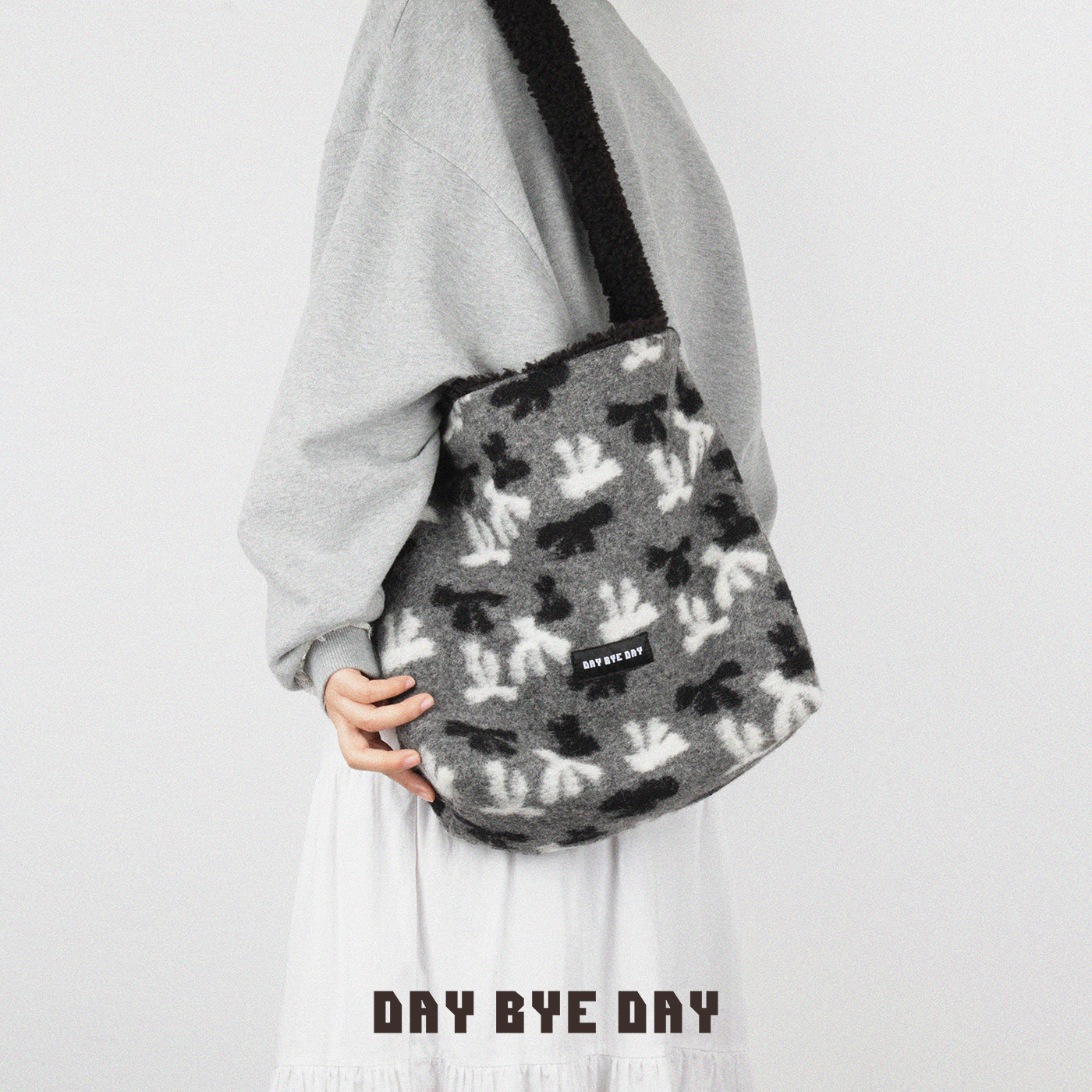 DAY BYE DAY原创单肩斜挎蝴蝶结毛呢小众大容量托特包双面毛绒绒