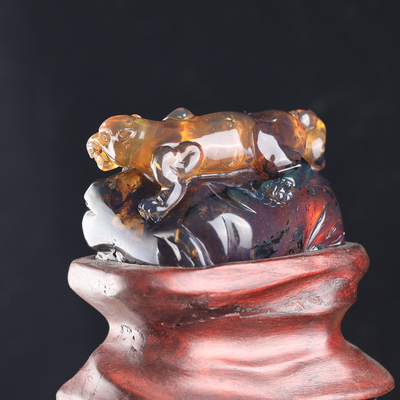 万福缅甸琥珀威豹纳祥摆件