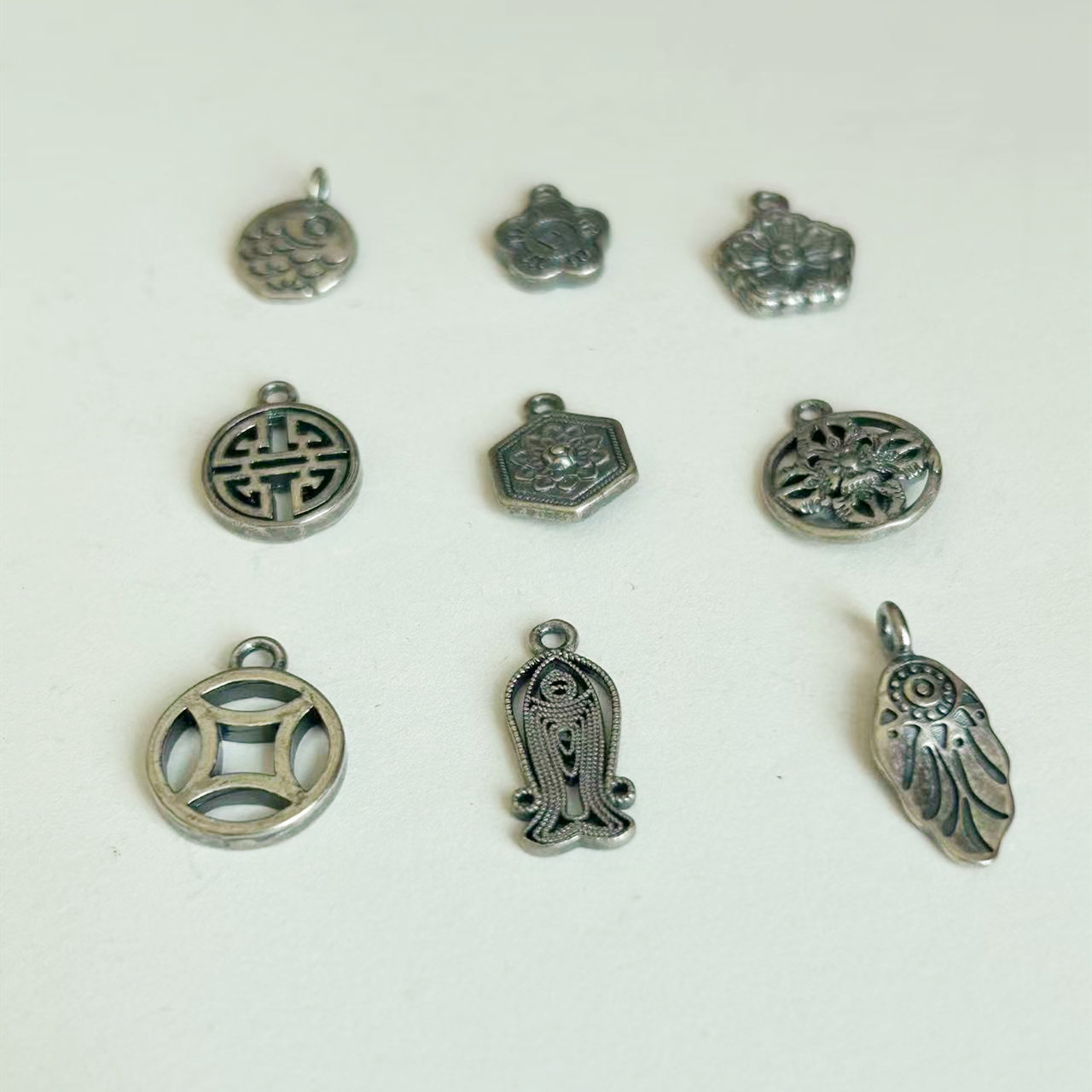 三七银钱币小鱼花朵镂空金刚杵吊坠手工DIY手链编织饰品老银配饰