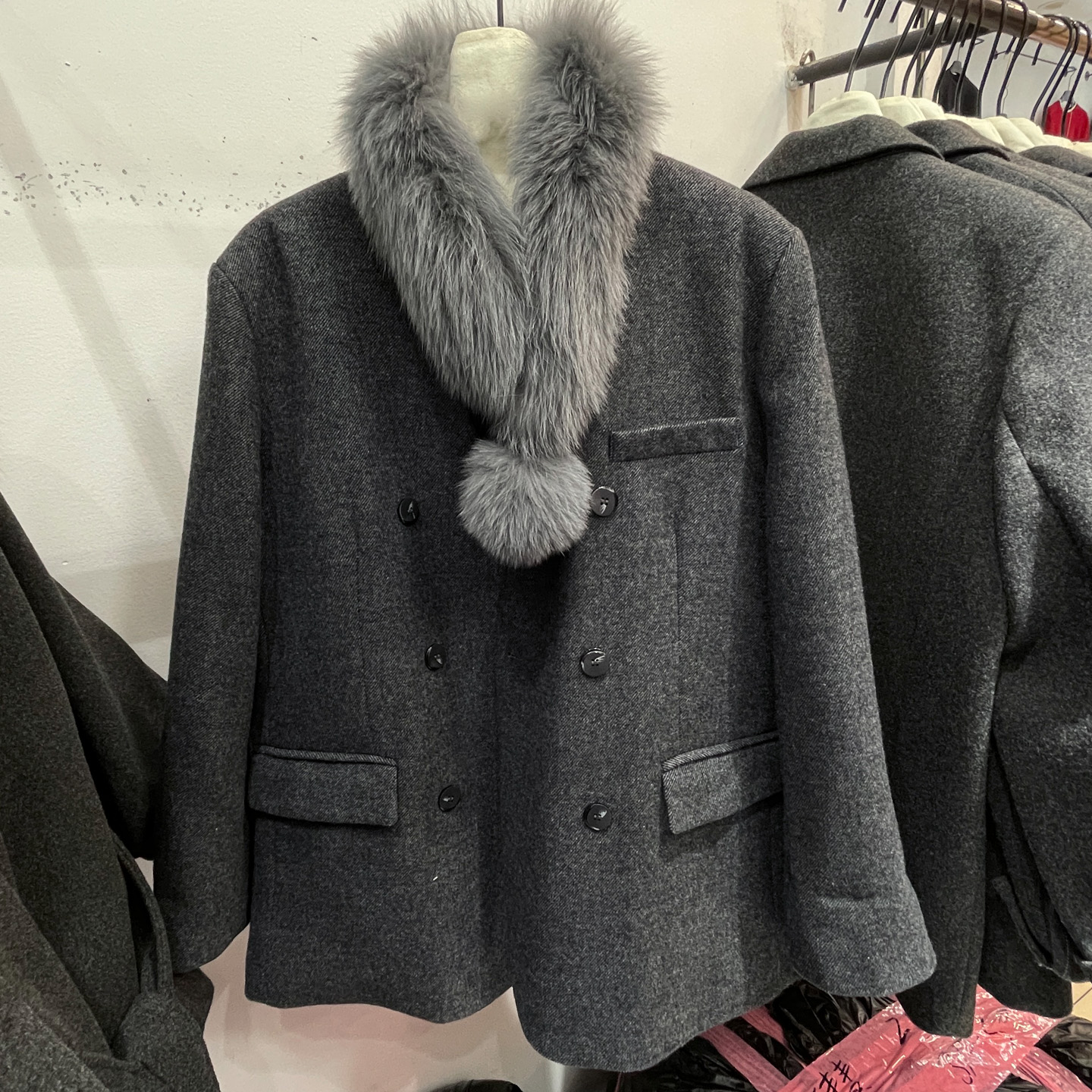 狐狸毛V领西装外套女90鹅绒内胆羽绒服2025冬新款千金风毛呢西服