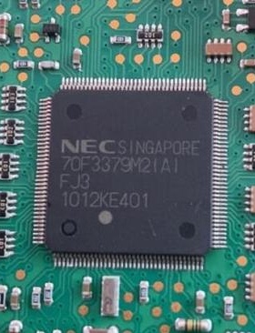 70F3379M2(A)FJ3 UPD70F3379M2(A)FJ3 汽车CPU芯片 QFP144脚