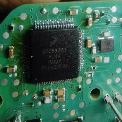 SPC5602DVLH4 汽车电脑板CPU芯片 全新原装空白无数据