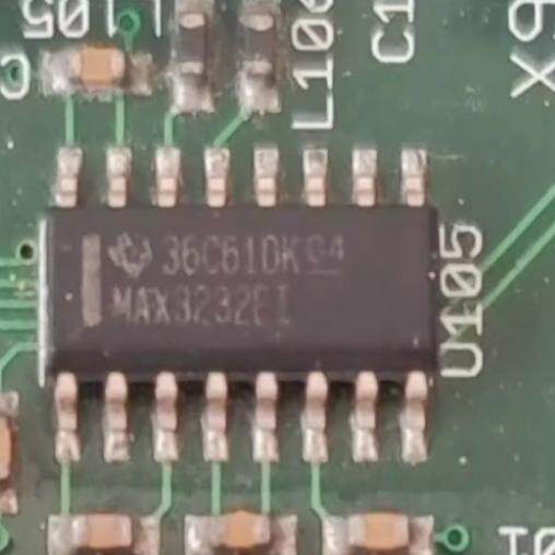 MAX3232EI MAX3232EIDR 贴片SOIC-16 RS-232线路驱动器/接收器