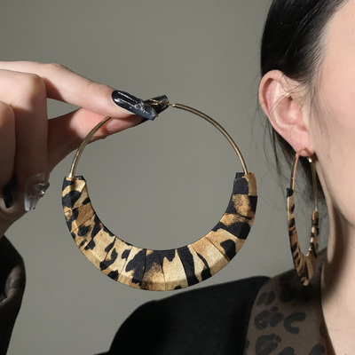 HEY TAO千禧辣妹豹纹几何耳环女款复古个性高级感夸张大耳圈耳饰