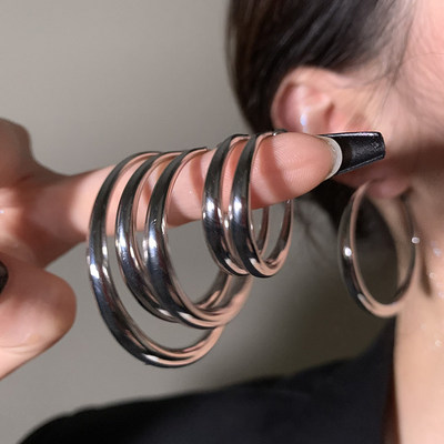 HEY TAO复古ins冷淡风简约大耳圈辣妹素圈耳环女款百搭高级感耳饰