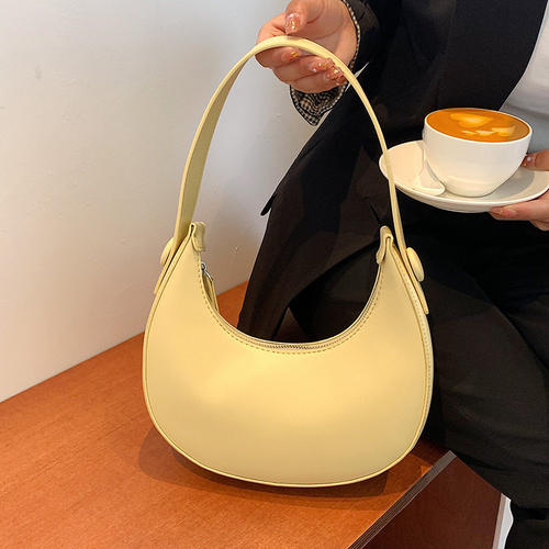 潮牌韩版月牙水饺包女新