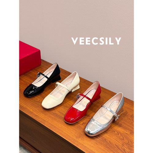 VEECSILY/法式复古~漆皮一字带玛丽珍鞋花朵水钻扣圆头低跟单鞋女