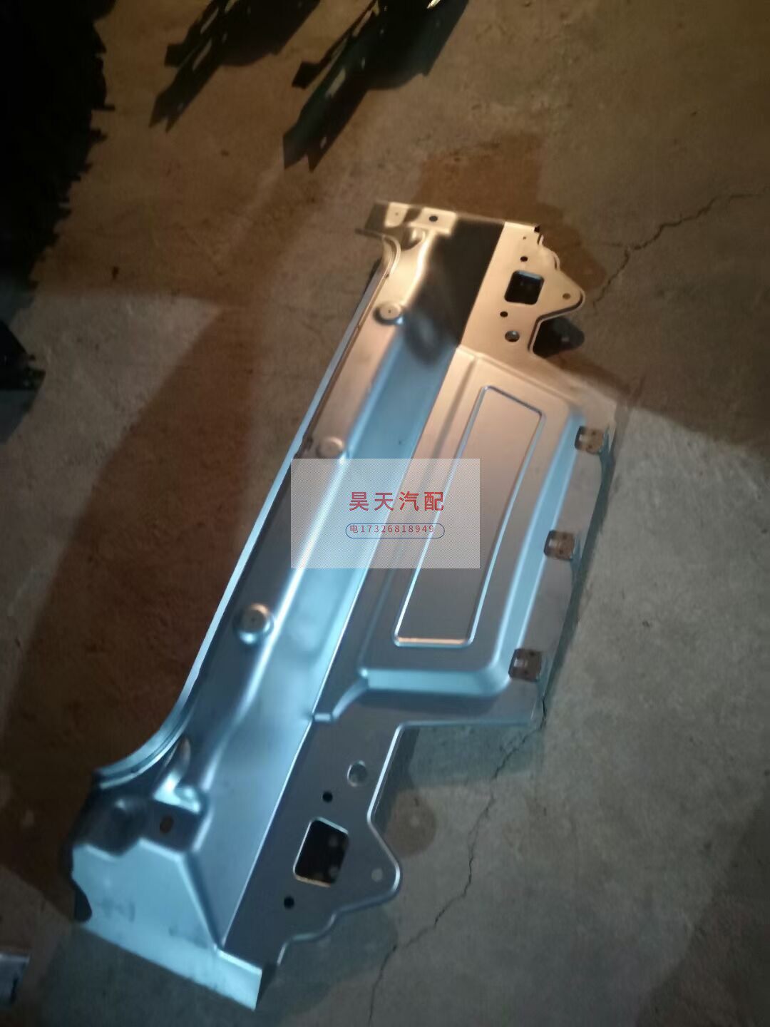 JEEP吉普自由侠指南者大指挥车壳