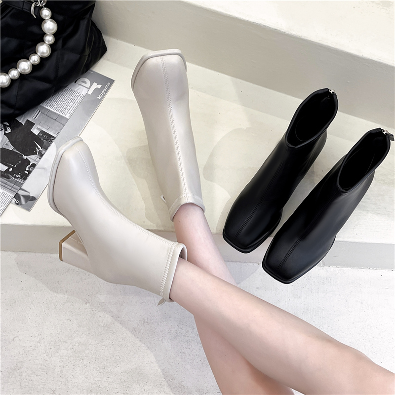 马丁靴女2022新款秋冬季英伦风百搭方头瘦瘦靴中跟粗跟大码短靴子