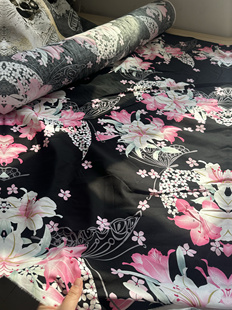 蝴蝶百合 黑底 纯棉布 9017面料 3米 宽1.45米左右 日系