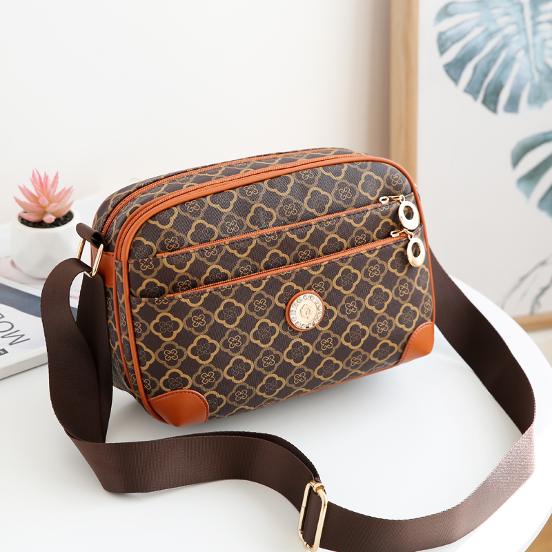 中老年女士妈妈包PU妇女包斜挎多层防水买菜特价生意收钱包手机包