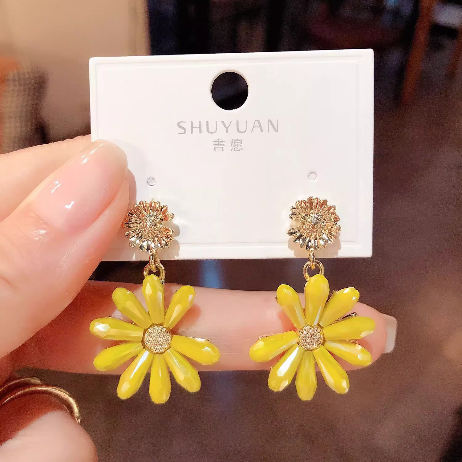 海边出片穿搭配饰度假风雏菊耳环