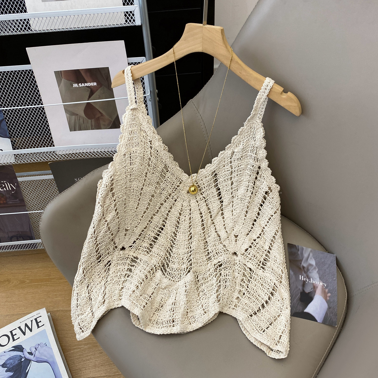 大码胖MM韩系镂空别致针织吊带背心女夏季胖妹妹洋气减龄叠穿罩衫