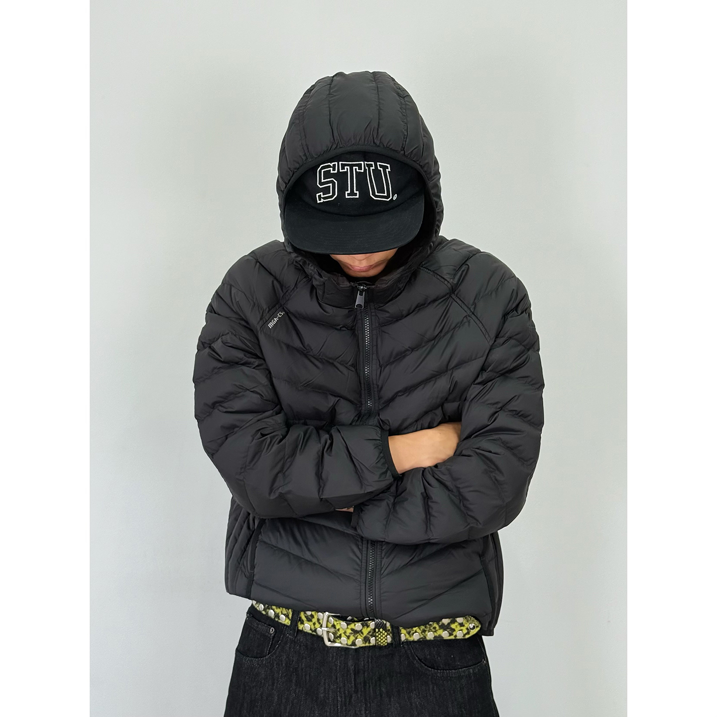 轻量化90白鹅绒短款排骨羽绒服