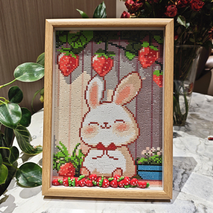 2026新款 手工钻石绣摆台高颜值手工礼物 送画框 草莓兔子钻石画