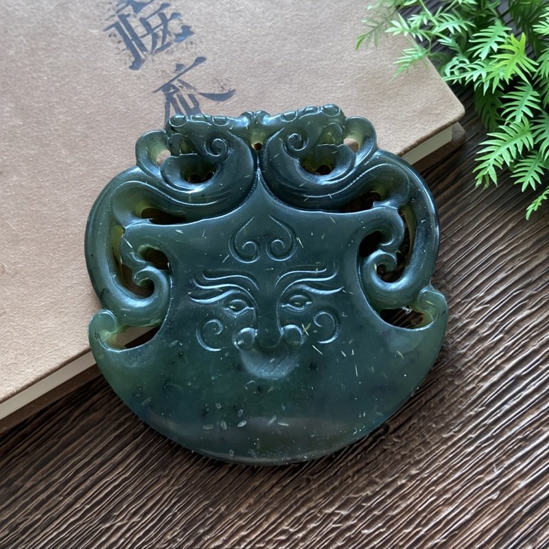 天然泰山碧玉仿古龙双面镂空府上有龙吊坠挂件男女款玉石项链助运