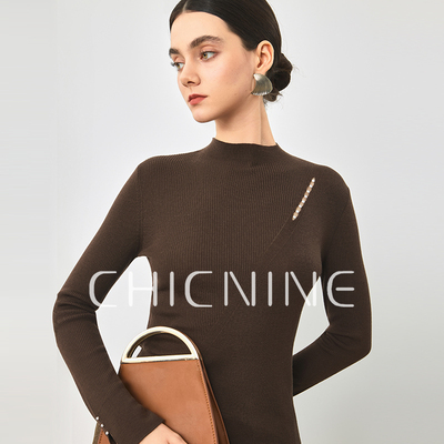 Chicnine | 半高领镂空袖口开叉珍珠点缀针织衫女修身显瘦打底衫