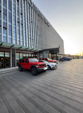 一嗨租车暑假嗨玩全国优惠下单乌鲁木齐呼和浩特拉萨成都租车优惠