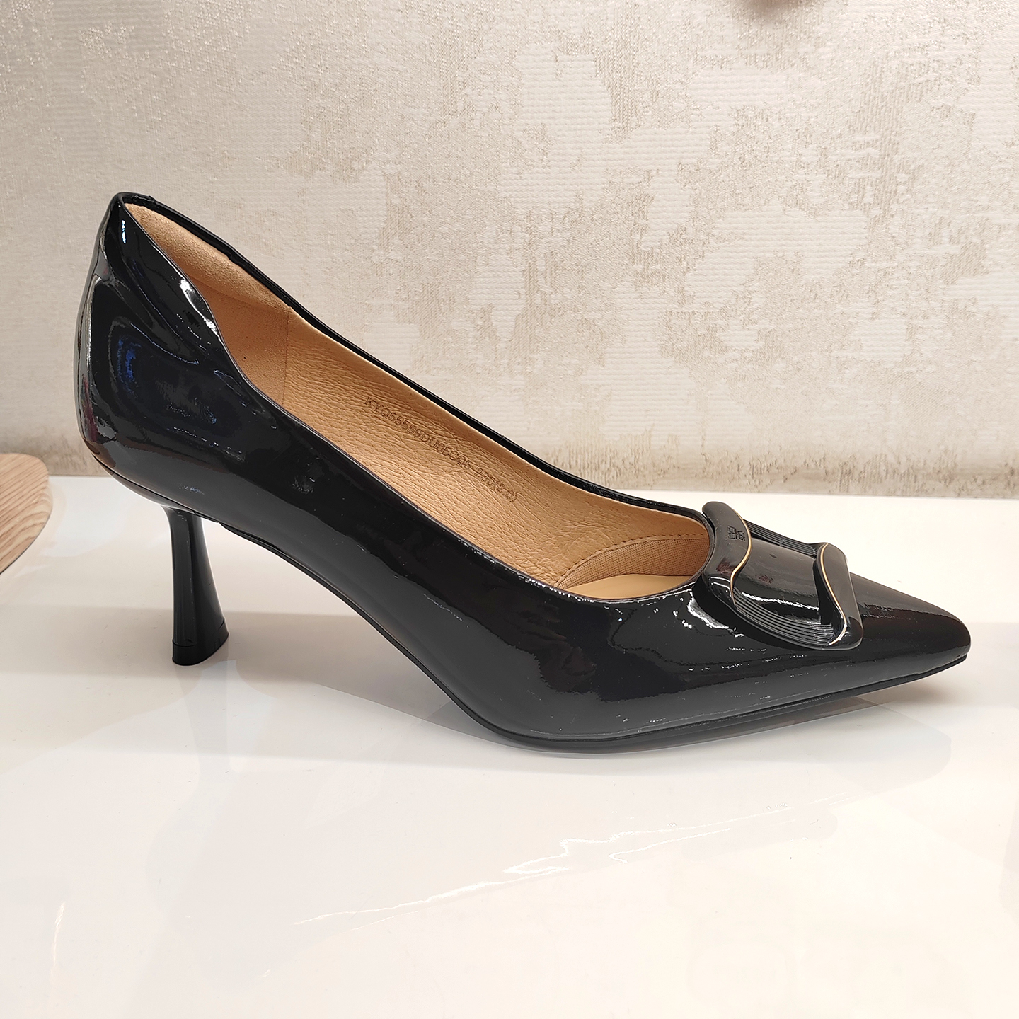 COMELY康莉女鞋2025秋季新款专柜浅口尖头细高跟气质单鞋KYQ55559