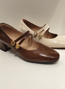 KISS CAT接吻猫女鞋2026春粗跟圆头浅口时尚玛丽珍单鞋K76117A-10