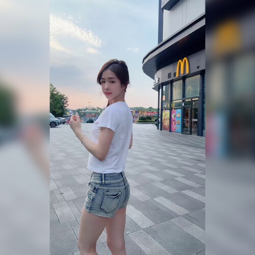 夏季低腰修身显腿长牛仔短裤