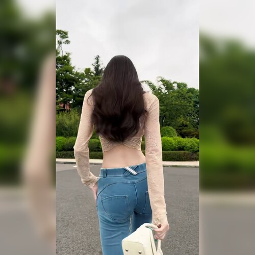 低腰修身显瘦浅蓝牛仔铅笔裤