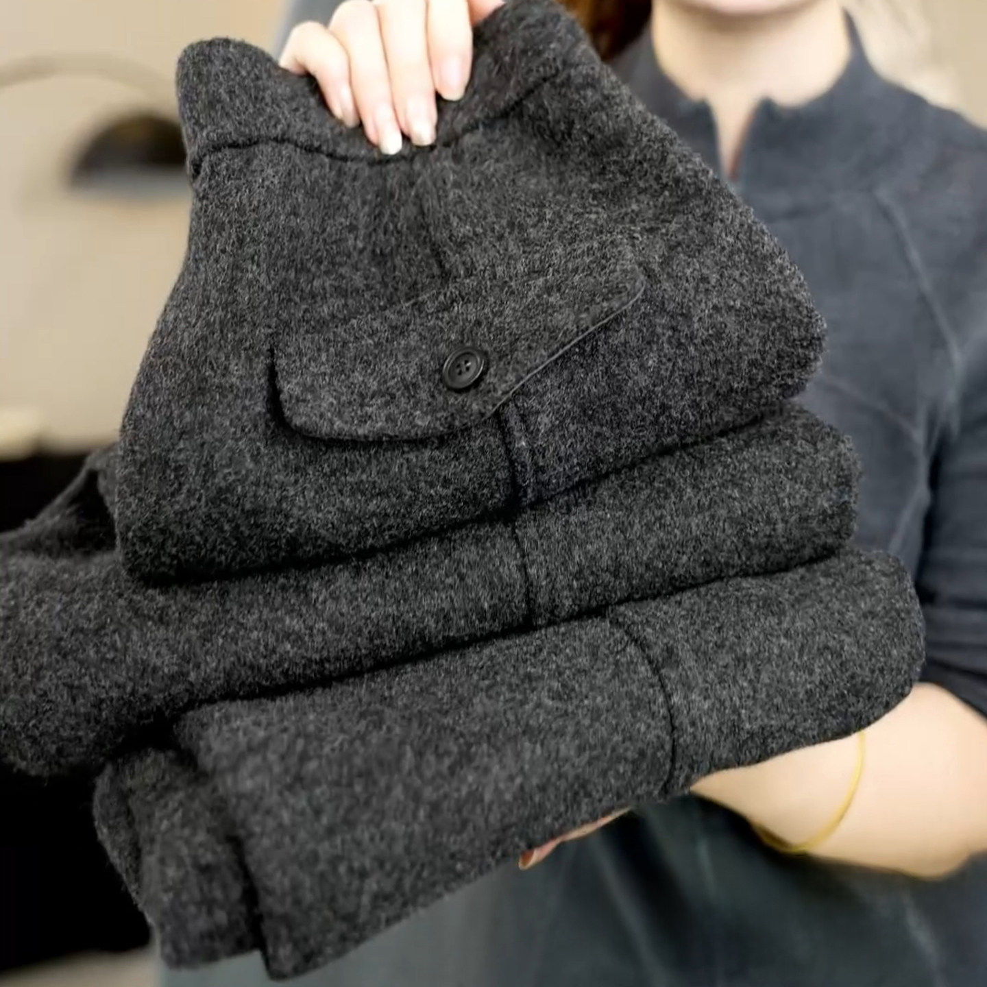 灰色羊毛呢弯刀阔腿裤女春秋季2026新款羊绒超好看软糯九分直筒裤,女装/女士精品,休闲裤,淘宝优惠券,粉丝福利购,淘宝优惠卷