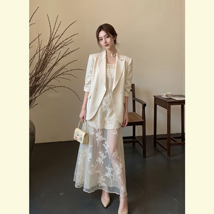 2786大码女装穿搭超火春装小香风西装外套胖mm蕾丝吊带连衣裙套装