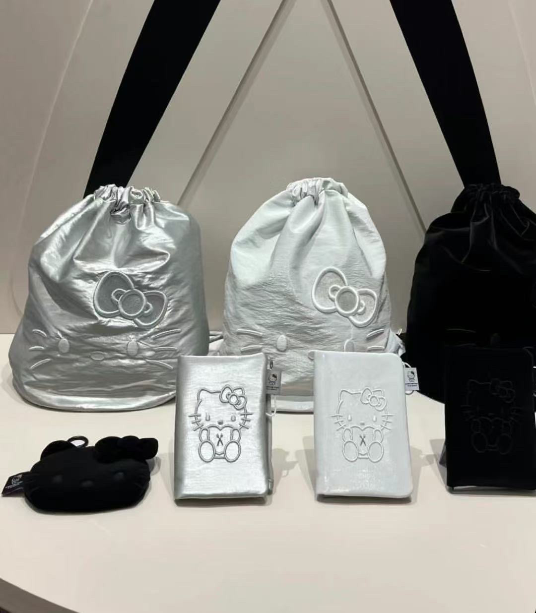 纯原现货韩国可爱卡通猫咪丝绒双肩包斜挎包新款抽绳包包