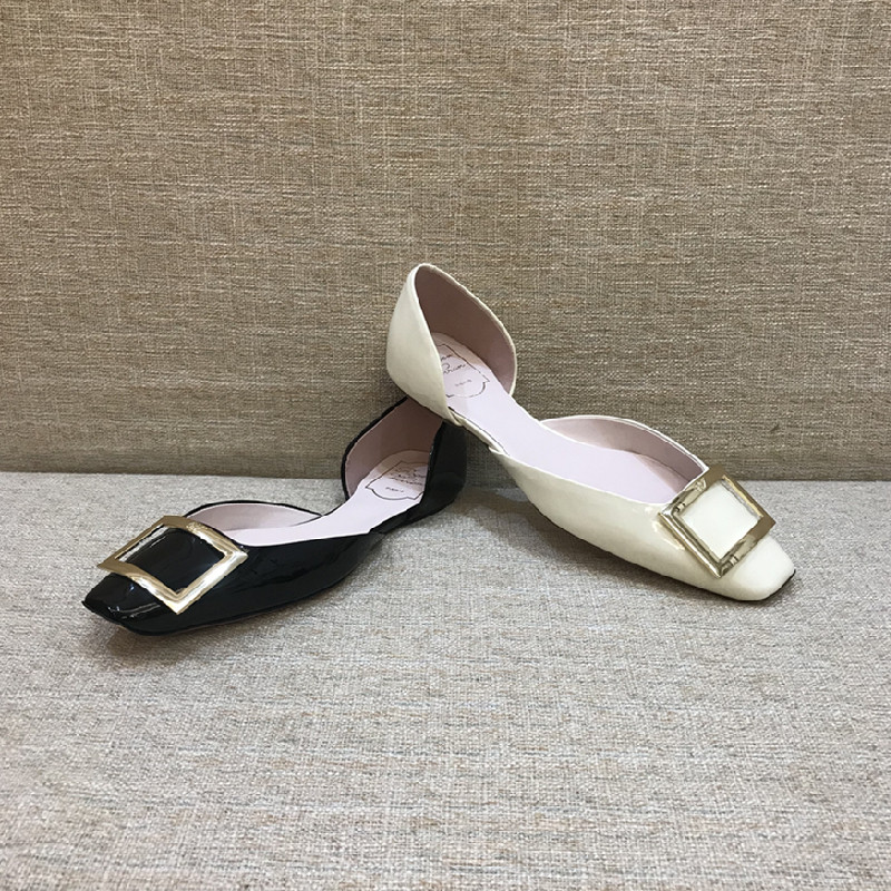 欧洲站真皮平底鞋漆皮方头rv女鞋外贸中空金属方扣包头凉鞋女外穿