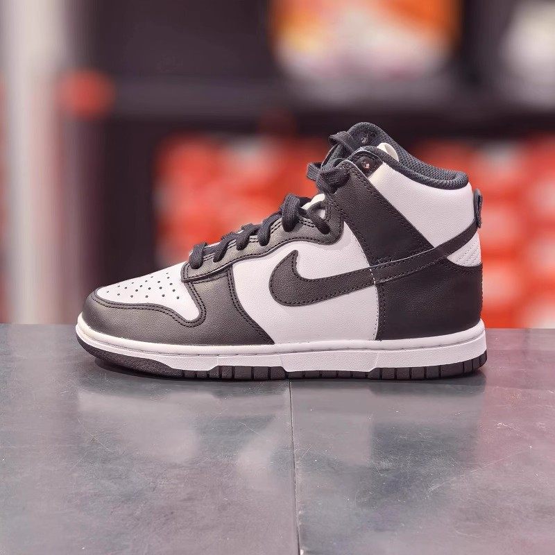 Nike Dunk High 生胶底复古休闲女子高帮滑板鞋 DD1869-103
