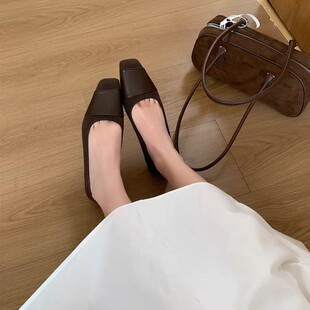 复古单鞋女2026新款法式小方头拼接绒面浅口平底鞋软底瓢鞋子