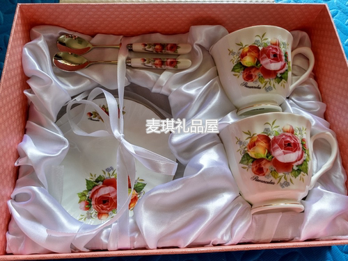 韩国进口厨美餐具TOPMATE结婚礼物组合玫瑰情侣骨瓷咖啡杯套装6P