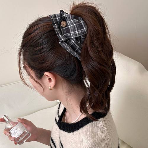 韩系格纹三角抓夹女2025新款秋冬高级感复古发夹百搭后脑勺鲨鱼夹