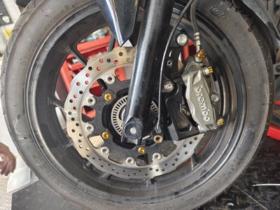 适用铃木GSX250R DL250 刹车改装 辐射布雷博水鸟M5040卡钳转接码