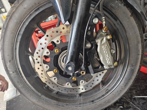 适用铃木GSX250R DL250 刹车改装 辐射布雷博水鸟M5040卡钳转接码