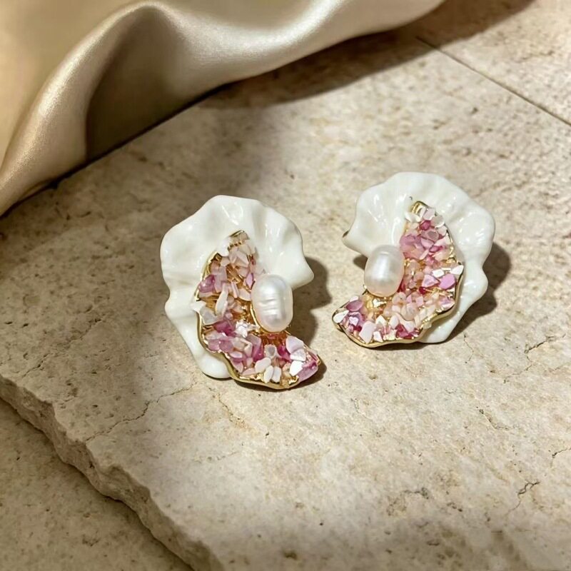 法式中古风奶白花瓣粉色大天然碎贝耳环自然艺术温柔氛围感耳饰品