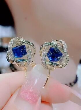 高级感蓝色方糖一克拉耳夹耳环女设计感网红百搭耳饰2023新款耳坠