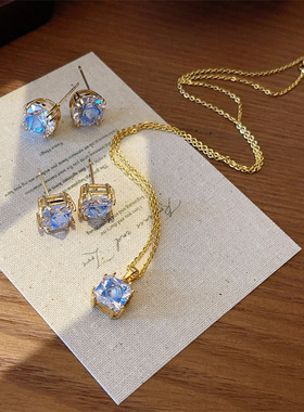 小众设计浅蓝色方糖锆石耳钉项链套装显白气质精致耳环通勤饰品