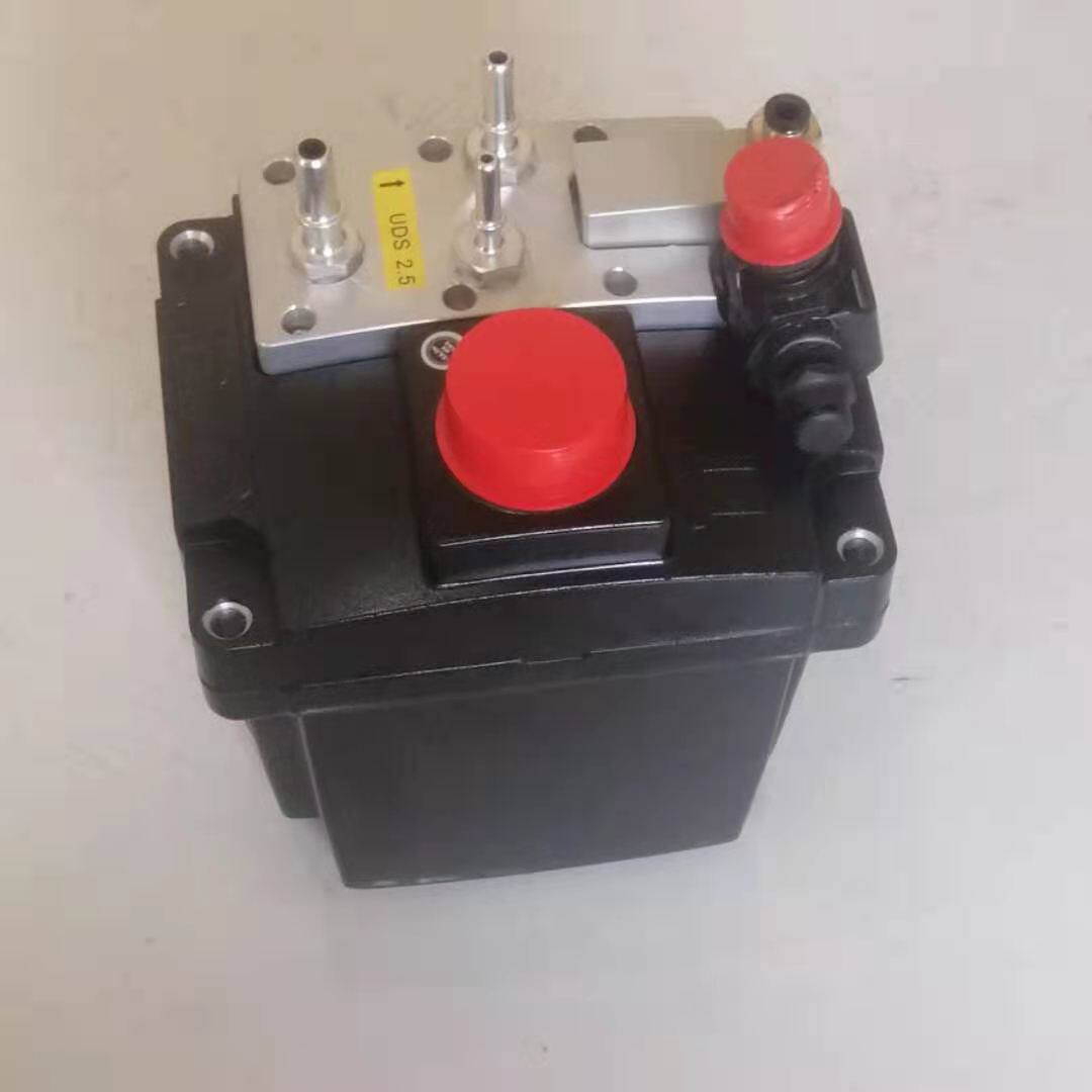 货车配件 东风天龙康明斯发动机依米泰克原厂尿素泵总成 后处理泵