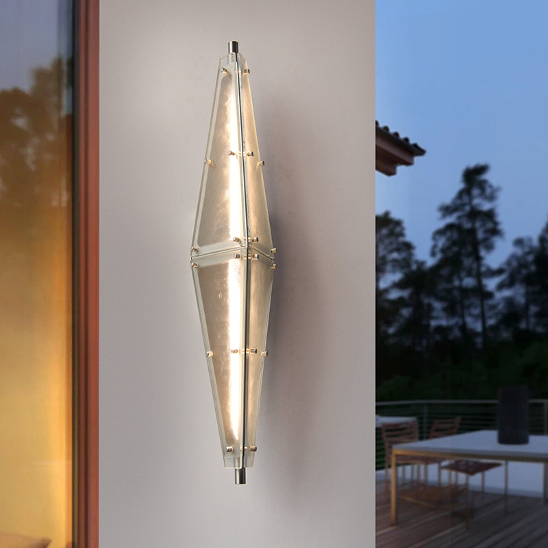 不锈钢灯体，玻璃灯罩，防腐防锈，抗氧化