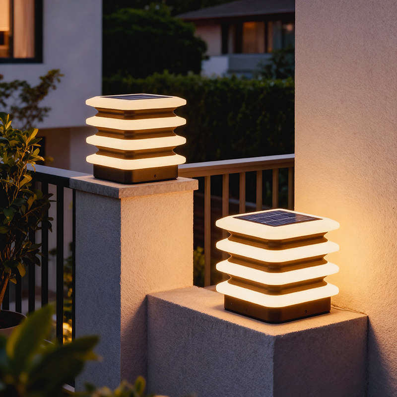 现代大门柱太阳能户外柱子灯