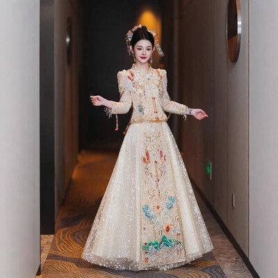 香槟色婚纱秀2025新款禾服礼服和服秀禾服浅色系新娘敬酒喷金中式