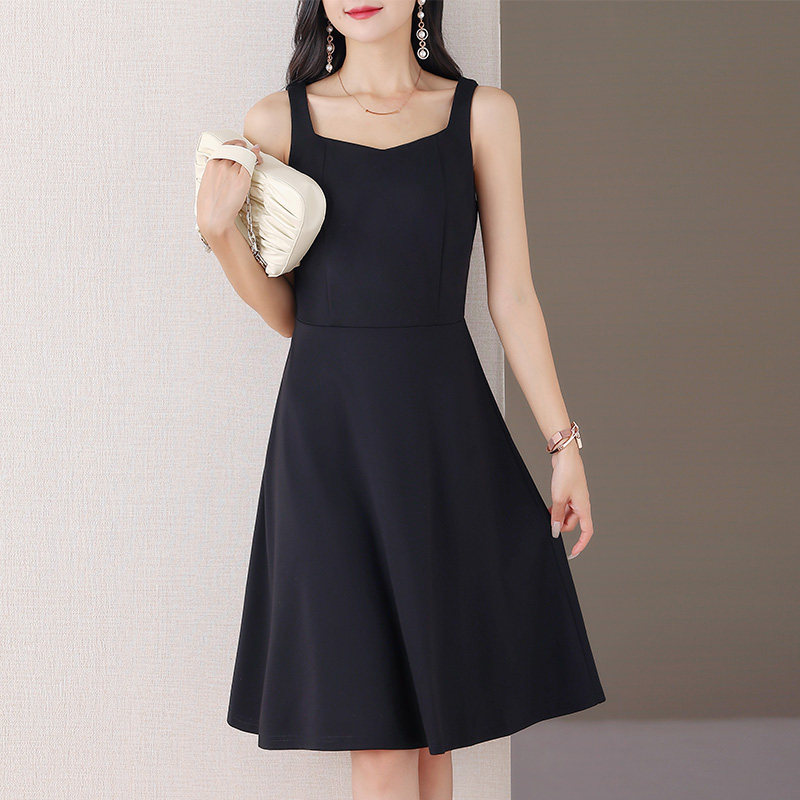 伊自尚2023年新款夏季大码女装简约气质收腰吊带无袖黑色连衣裙女