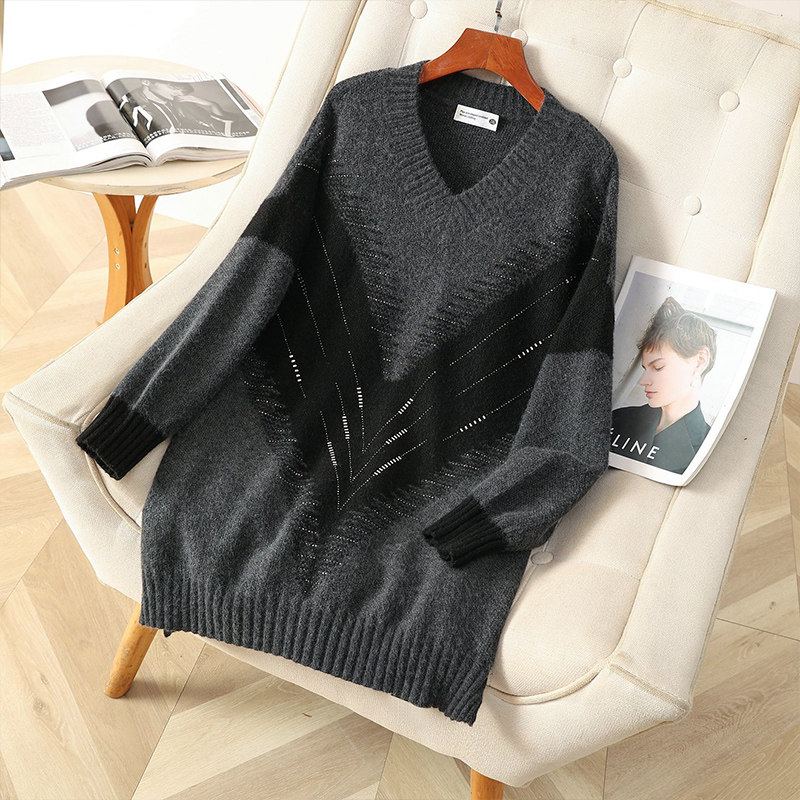 2024春季新款大码装烫钻针织毛衣女V领胖mm优雅宽松显瘦拼色上衣