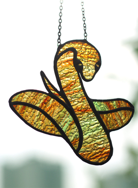 玥森活｜蛇年生肖挂件 原创蒂凡尼彩色教堂玻璃工艺窗边特色风铃