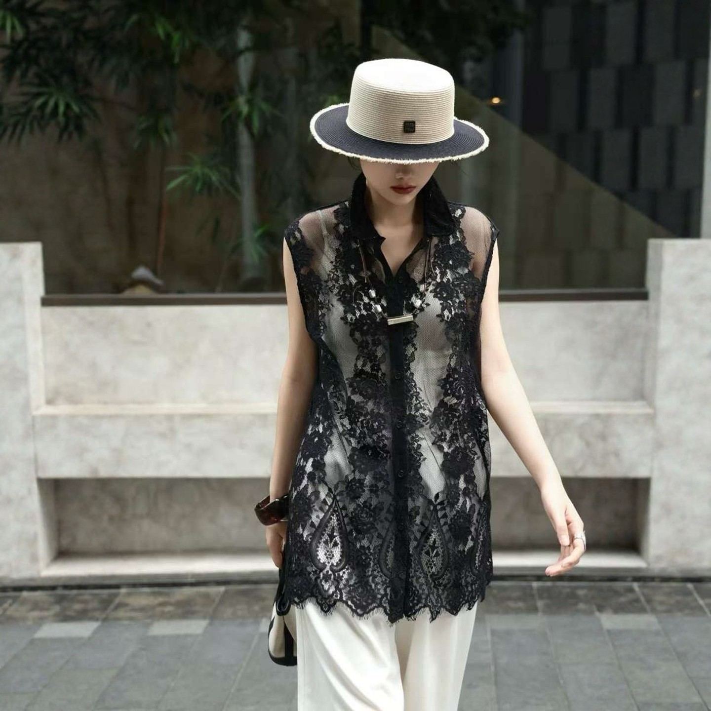 镂空蕾丝花边翻领打底衫女士小众网纱透视叠穿上衣无袖衬衫中长款