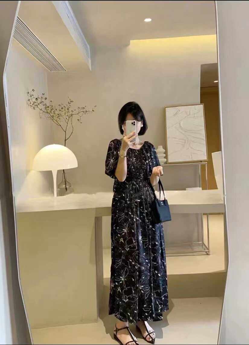欧洲站设计师款露肩碎花度假风