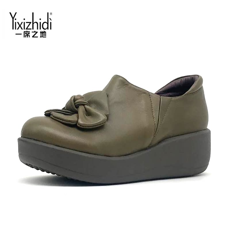 一席之地女鞋新款春秋时尚单鞋真皮圆头平底厚底休闲花朵深口皮鞋